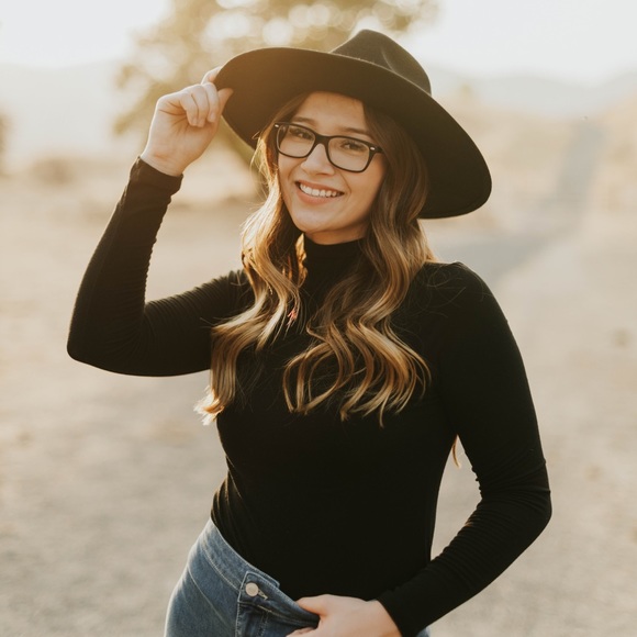 Meet your Posher, Jada💖 - Picture 2 of 3